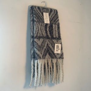 NWT Scarf